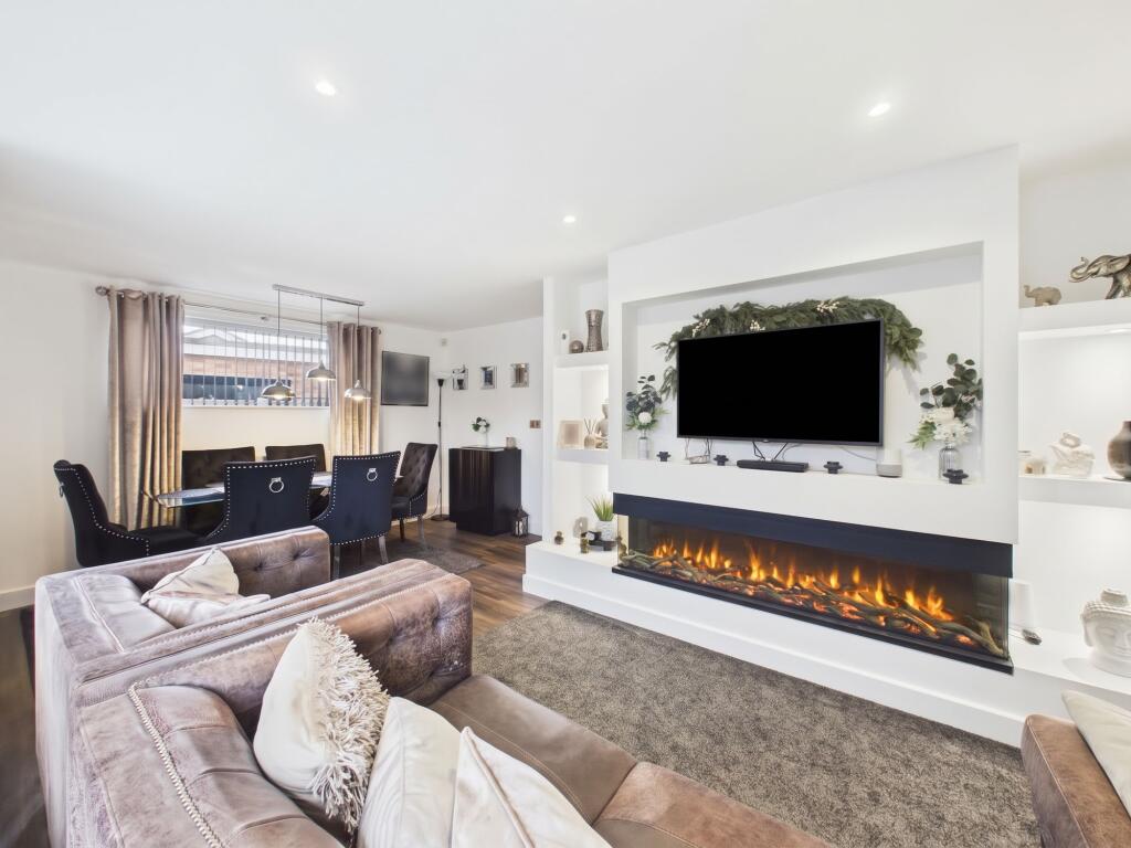 House in Nottingham - View 4
