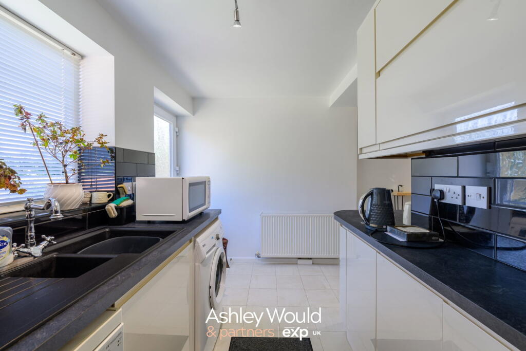 House in Sandwell, West Midlands - More