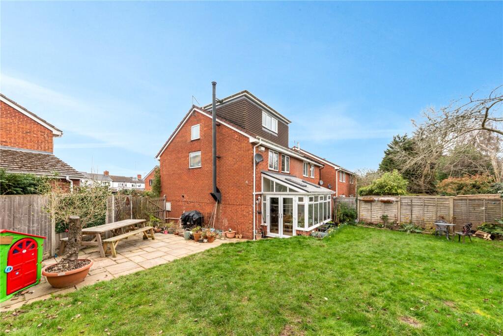 Additional image 20 of Robins Hill Drive, Alvechurch, Birmingham, Worcestershire, B48