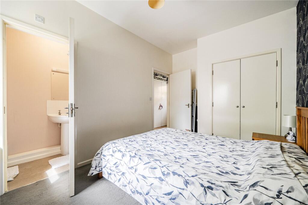 Apartment in Reading - More