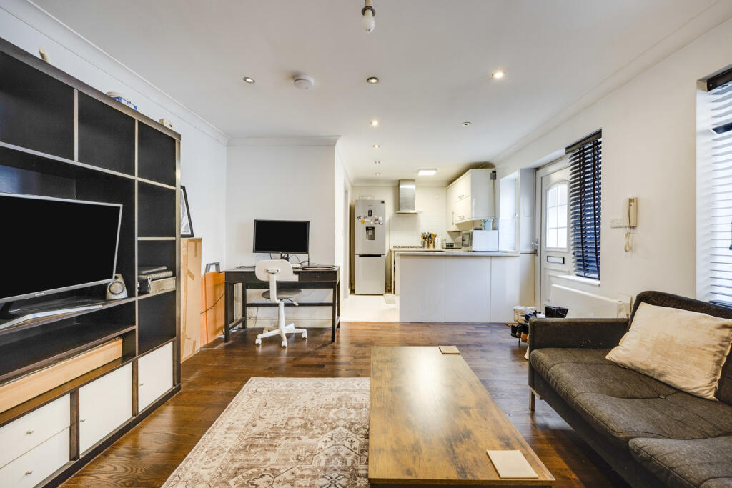 Apartment in London - View 3