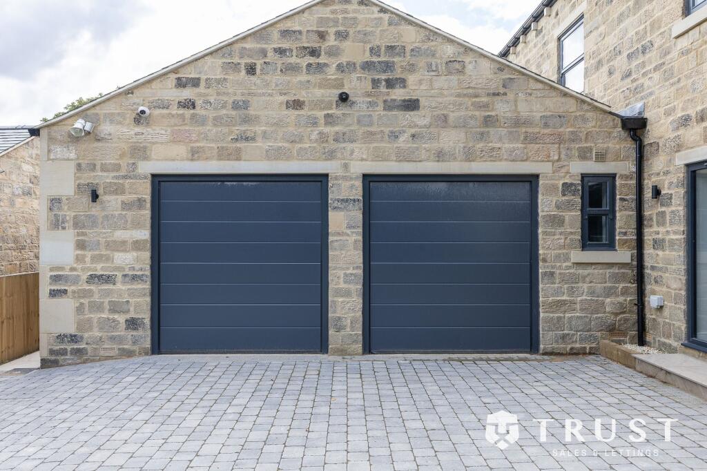 Additional image 47 of West Lane, Gomersal, BD19