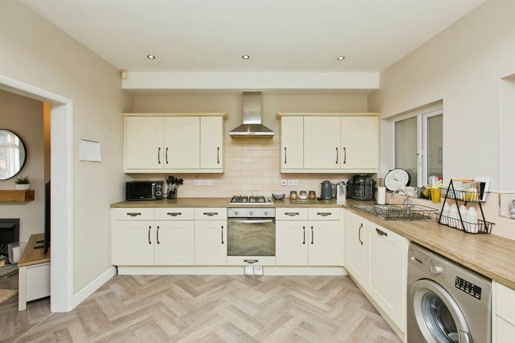 House in Derby, New Zealand, Mackworth Estate - More