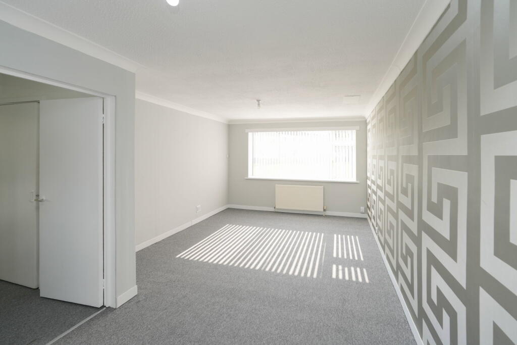 Leven Place, Irvine, KA12 9PE photo 2