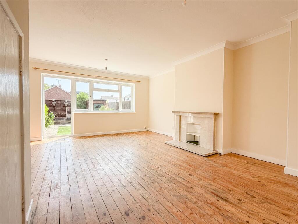House in Eastbourne, Hampden Park East, Hampden Park - View 2