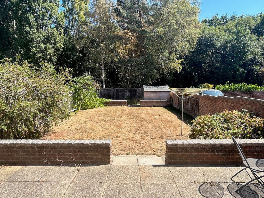 Lytchett Drive, Broadstone, Dorset, BH18 photo 2