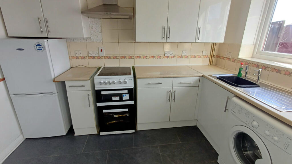 Clementine Close, Salford, M6 5UF photo 4