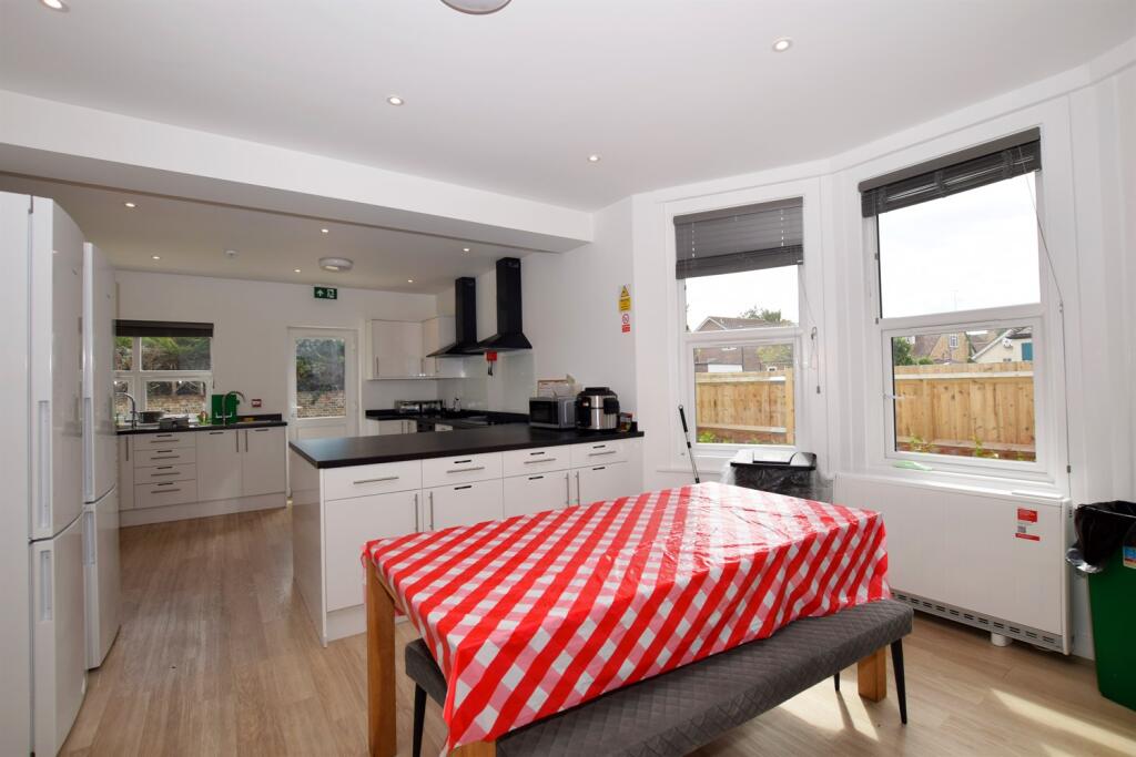 Apartment in Arun, Bognor Regis - View 3