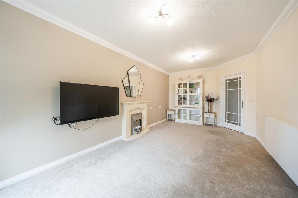 Apartment in Birmingham, World's End - View 5