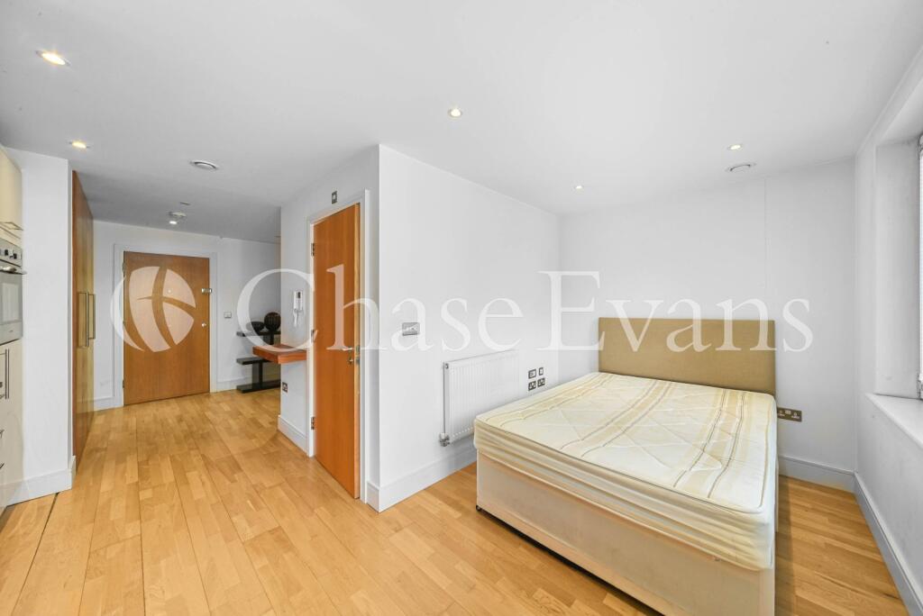 Studio flat for rent