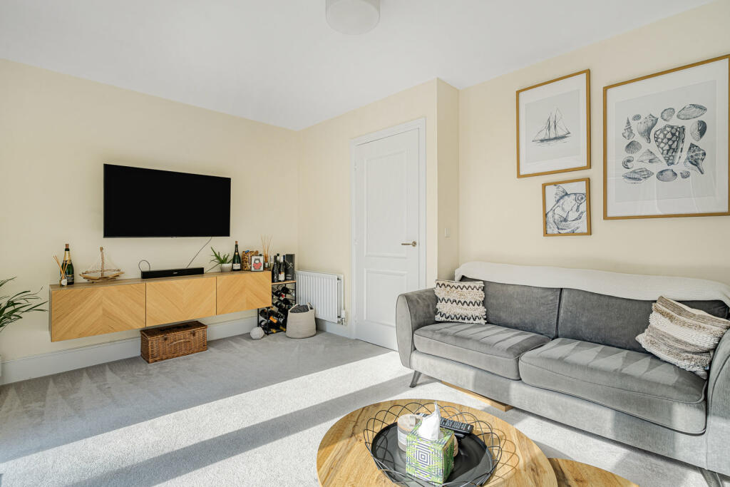 Mallard Close, Liphook, Hampshire photo 4