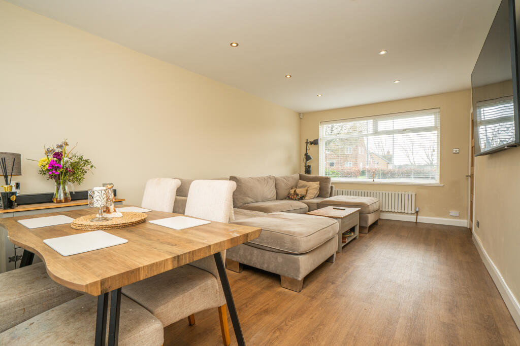 House in Leeds, West Yorkshire - View 2