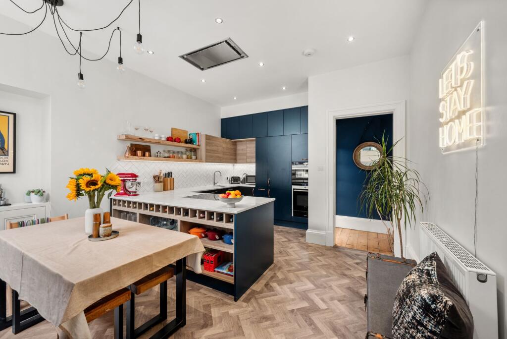 House in Dundee - View 5