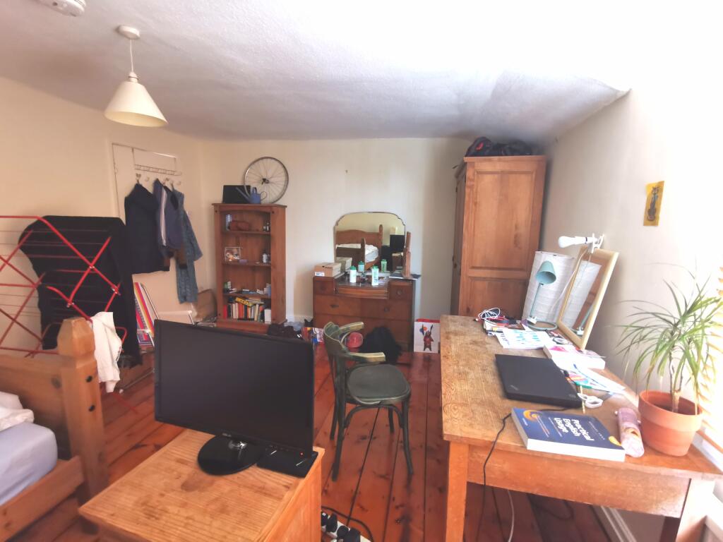 House in Manchester, Greater Manchester - View 5