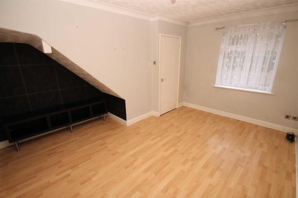 House in Milton Keynes, Emerson Valley, Shenley Brook End - View 5