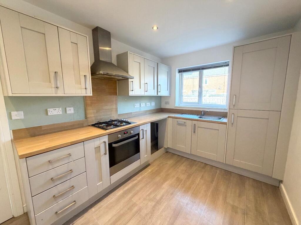 4, Columba Road photo 2