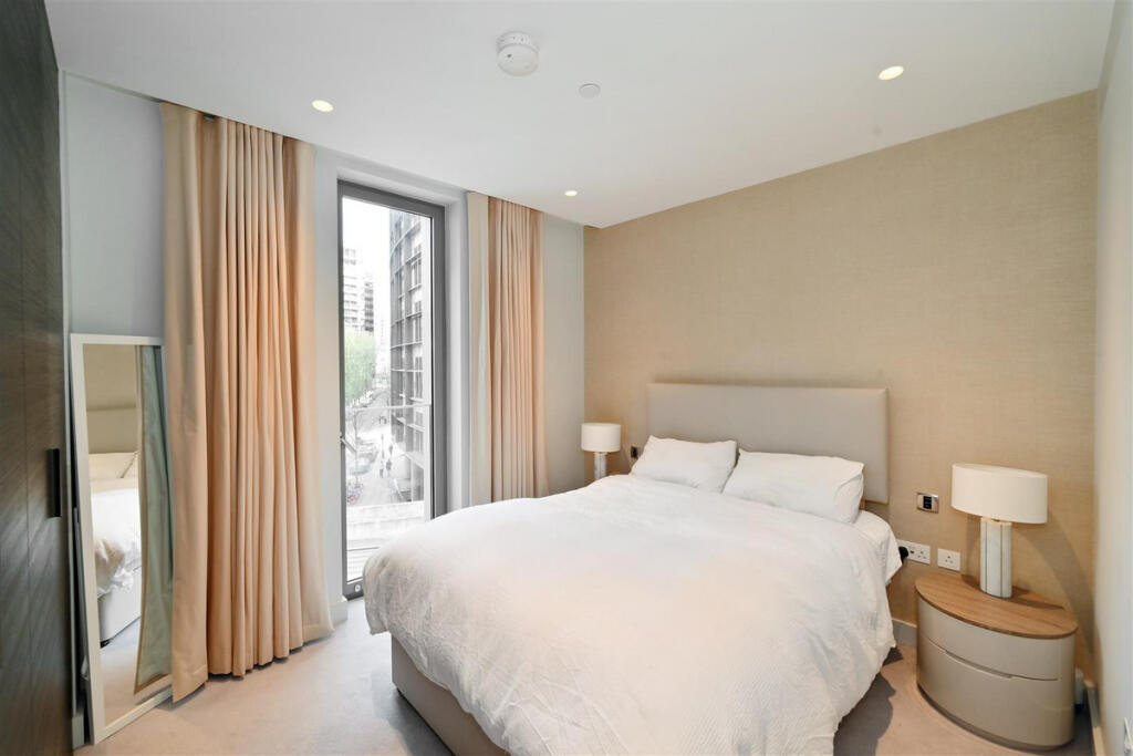 Apartment in London - View 3