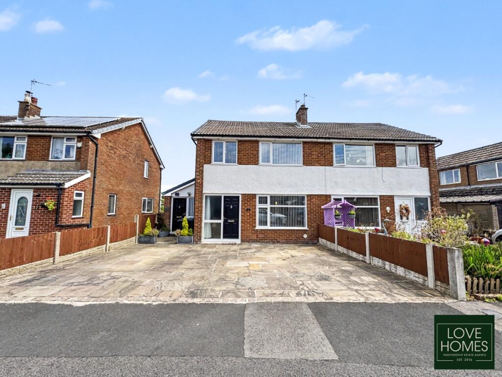 Main image of property: Pennine Gardens, Garstang | 5 bedrooms | Separate Annexe | Beautifully Presented Throughout