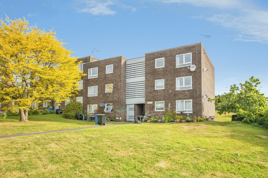 Main image of property: Hale Close, Ipswich