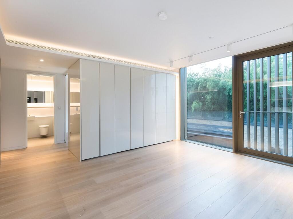 Apartment in London - View 5
