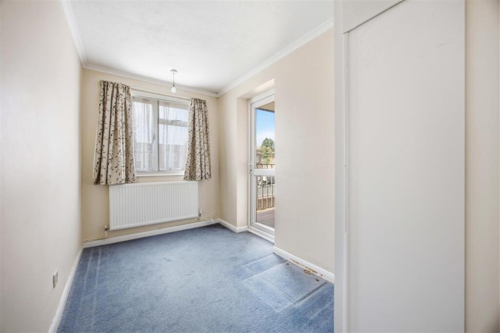 Apartment in London, Hillingdon - More