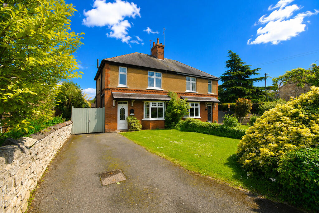 3-bed semi-detached on Doncaster Road, Tickhill, Doncaster, £325,000