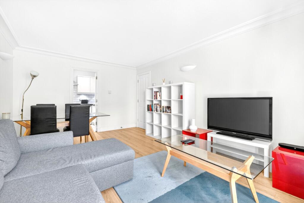 Main image of property: Chamberlain House, 
126, SE1