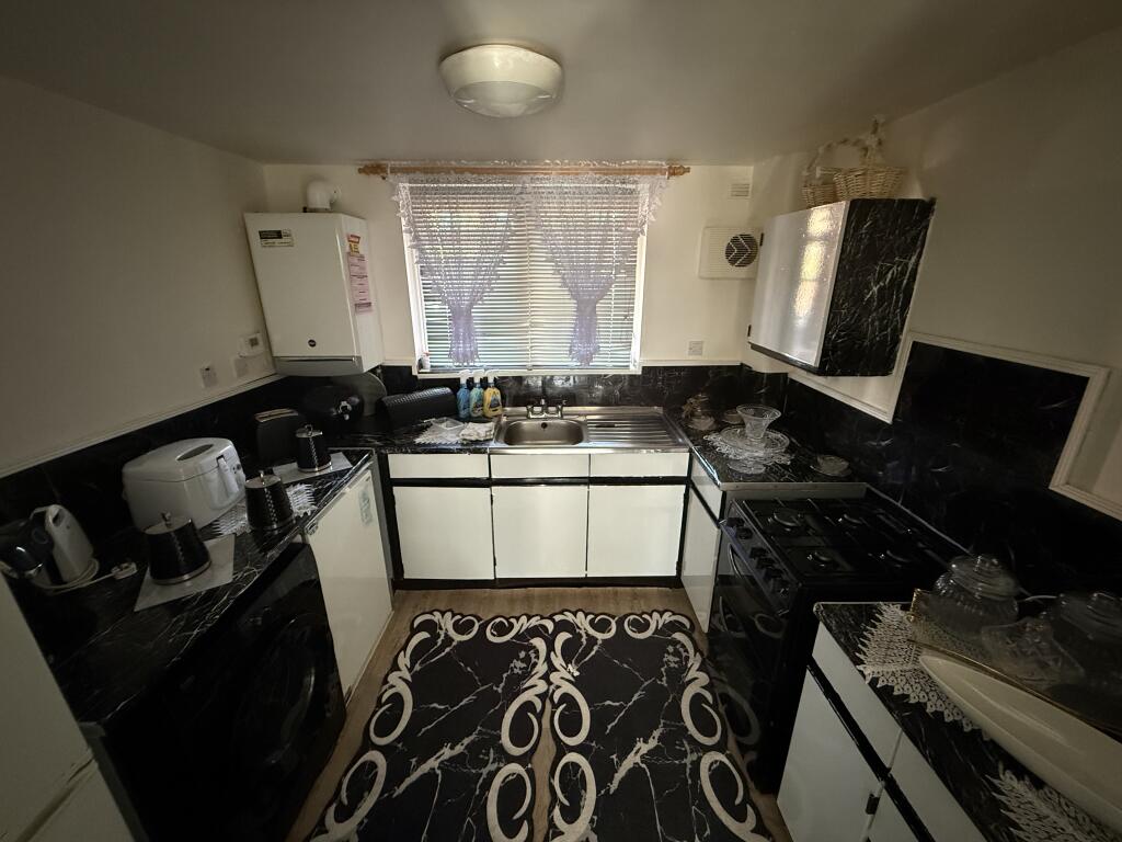 Apartment in Nottingham, Radford - More