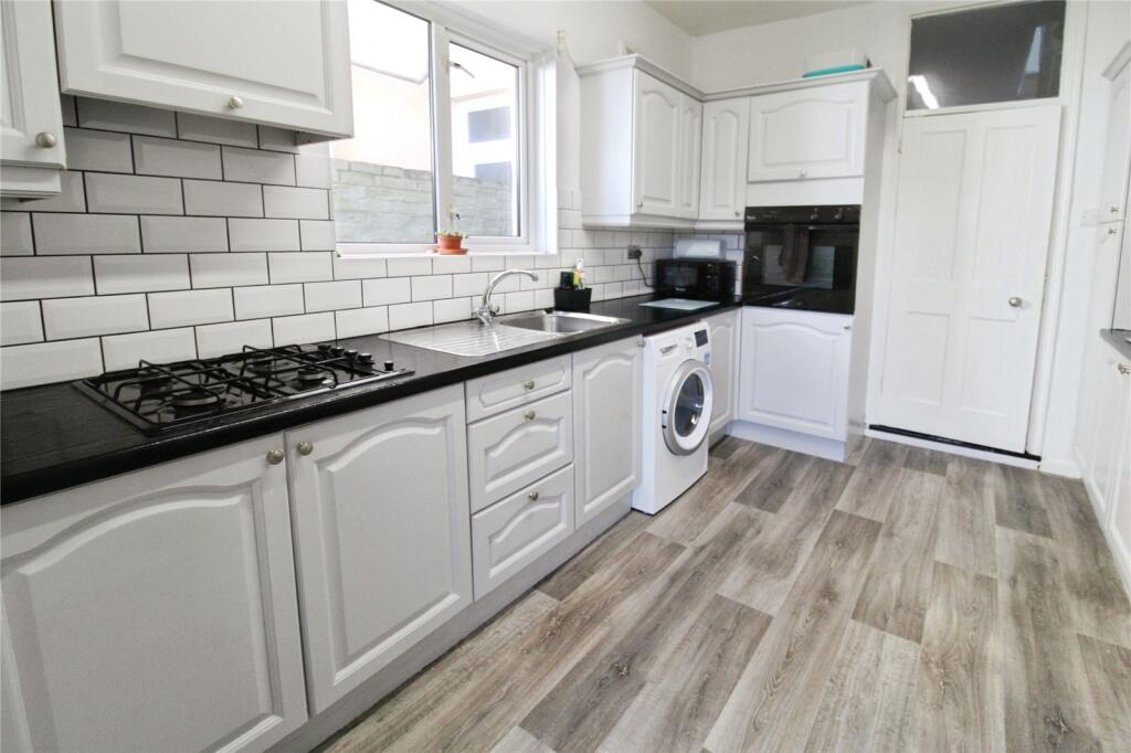 Hatfield Road, Southsea, Hampshire, PO4 - More