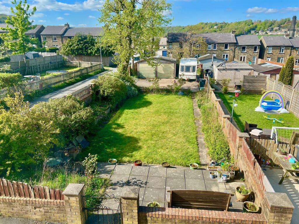 House in Kirklees, Leymoor - View 4