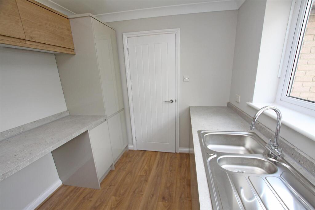 Cherries Drive, Bournemouth photo 5