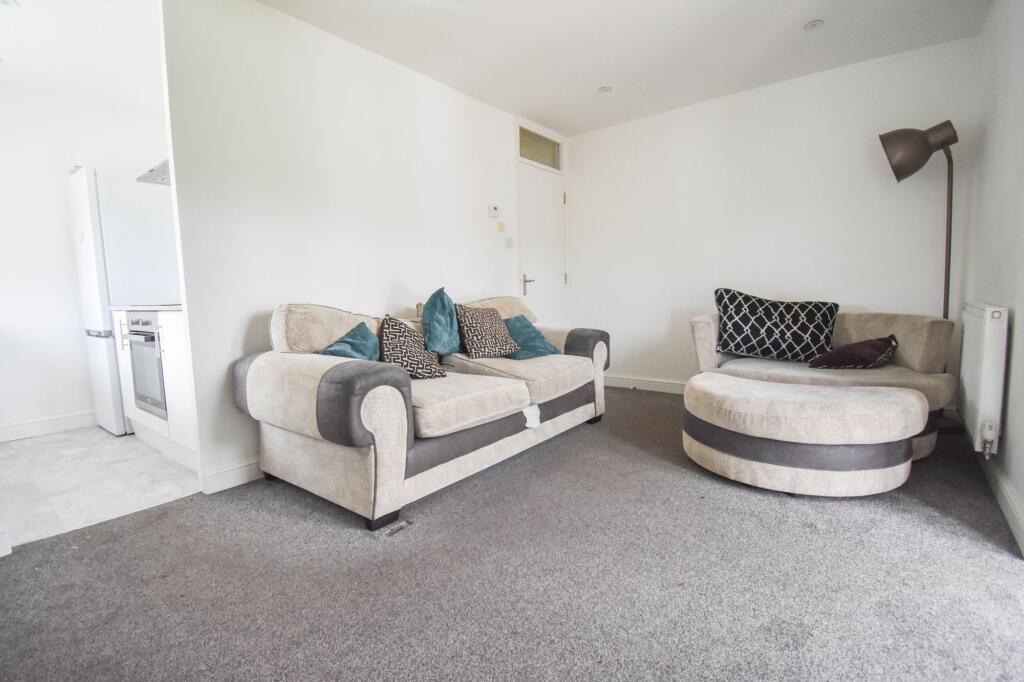 Apartment in Bedford - View 4