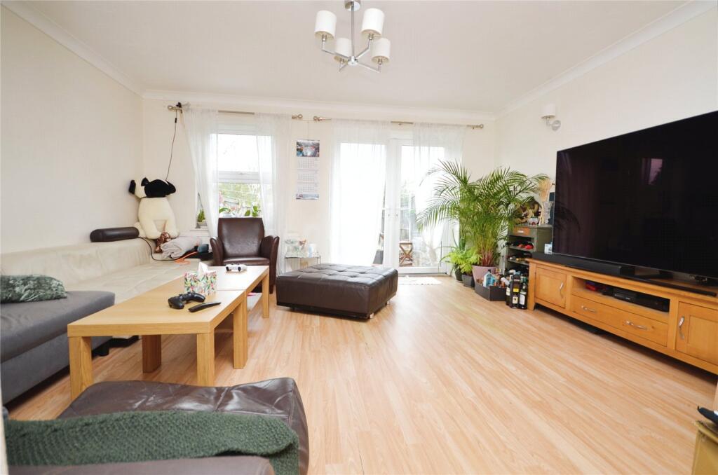 House in London, Gidea Park - View 2