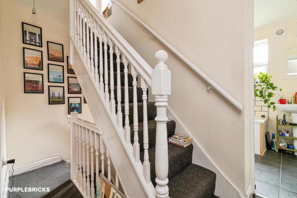 House in Nottingham, Hockley, Sneinton - More