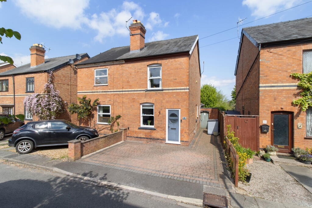 3-bed semi-detached on Chester Place, Malvern, Worcestershire, WR14, £310,000
