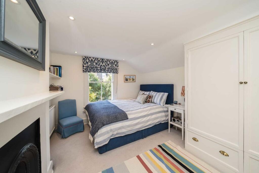 Apartment in London - More
