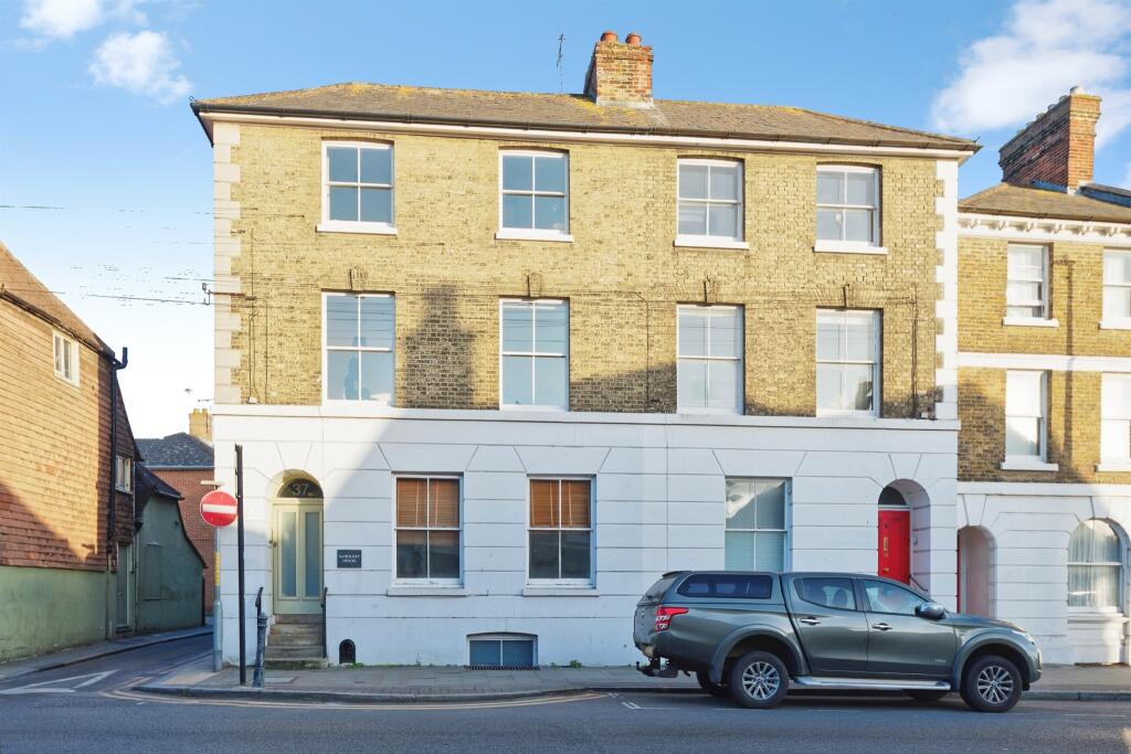 Main image of property: Wincheap, Canterbury