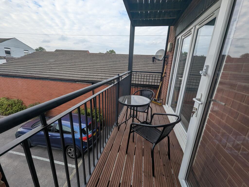 Apartment in Bolton, New Bury - View 2