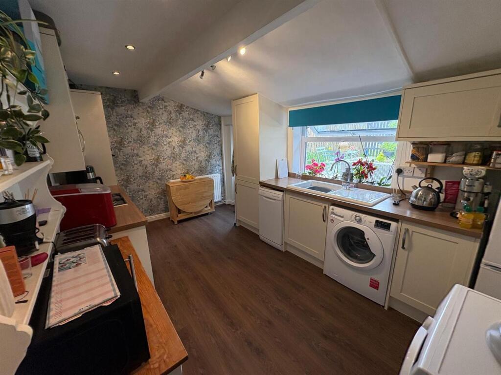 House in Bradford, West Yorkshire - View 6