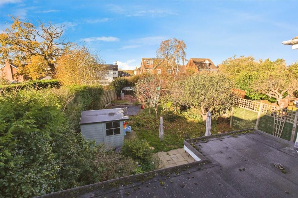 House in Tunbridge Wells, Paddock Wood - View 3