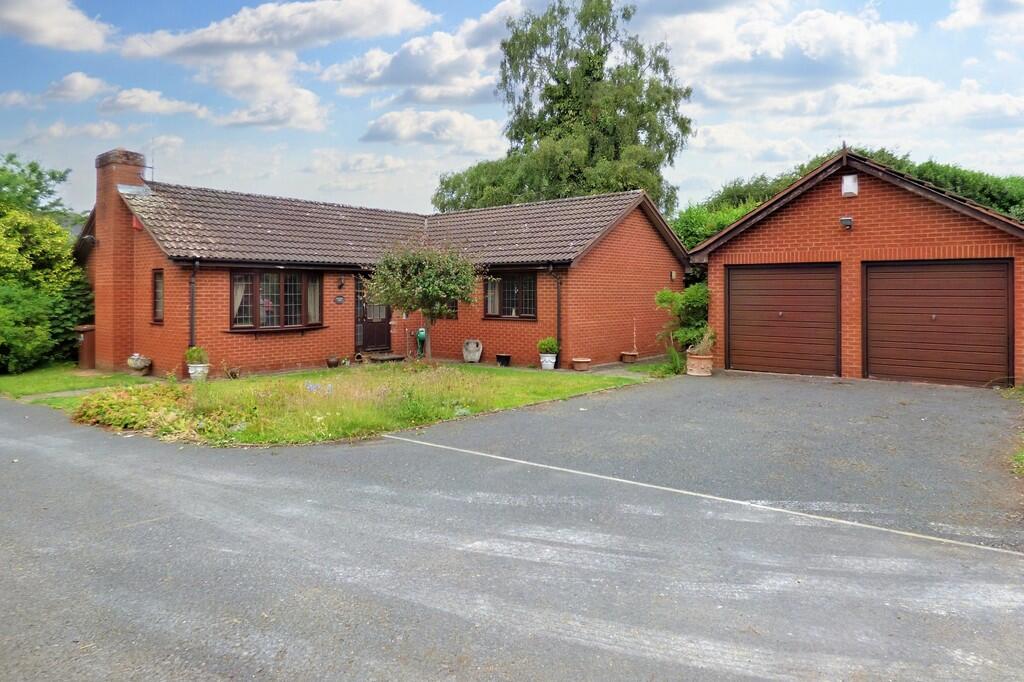 3-bed detached on Etching Hill Road, Etching Hill, £350,000