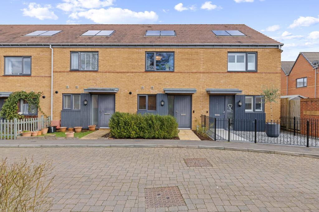 Main image of property: Bordon, GU35