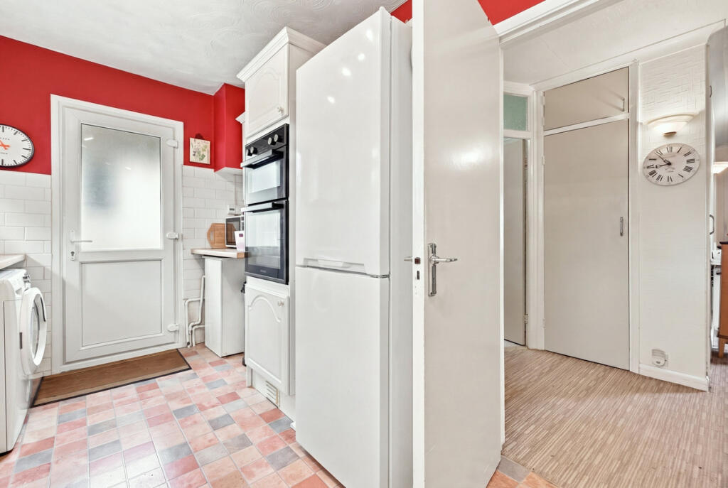 House in Southend-on-Sea - View 5