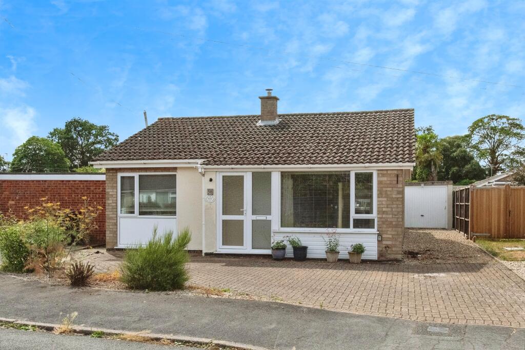 3-bed bungalow on Castle Close, Weeting, Brandon, £240,000