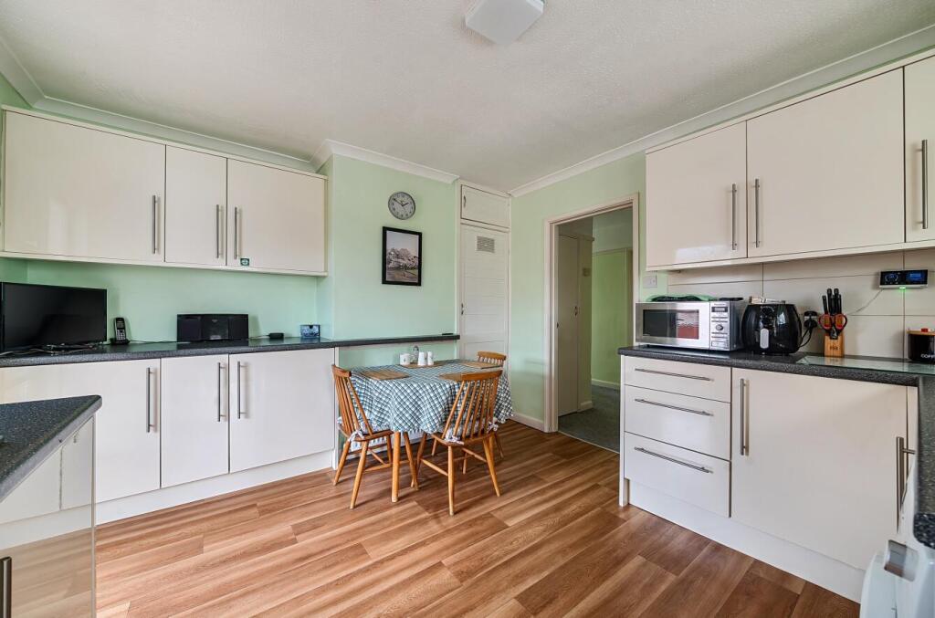House in Southampton - More