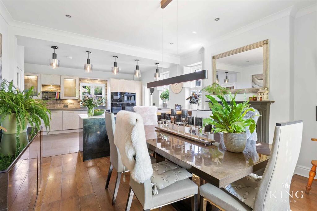 House in Worcester - View 2