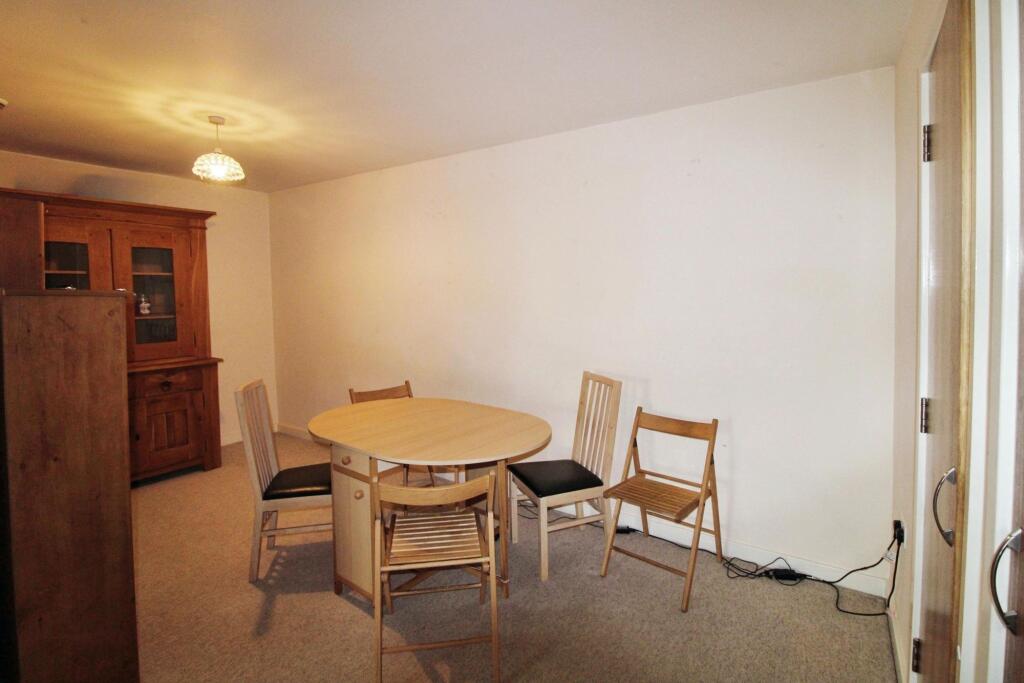 Apartment in Swindon, South Swindon - View 4