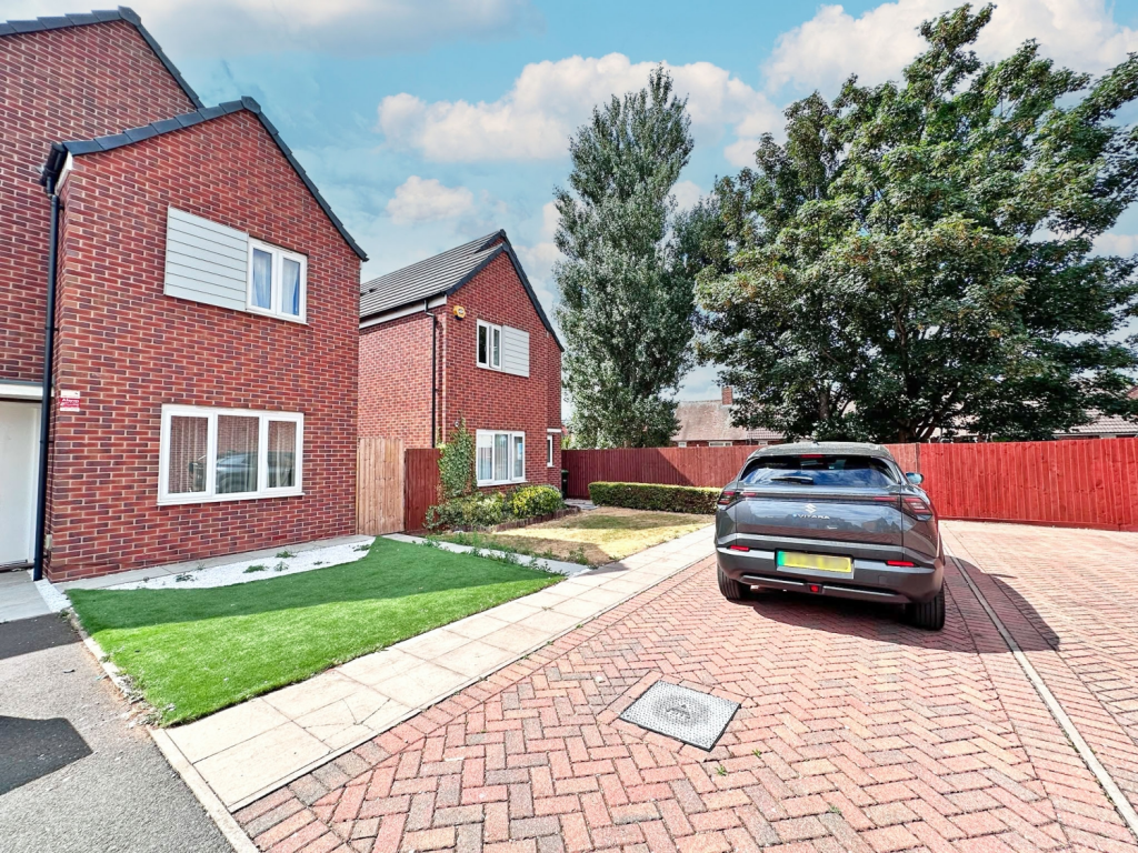 Main image of property: Laura Roberts Close, WEST BROMWICH, B70 0FJ
