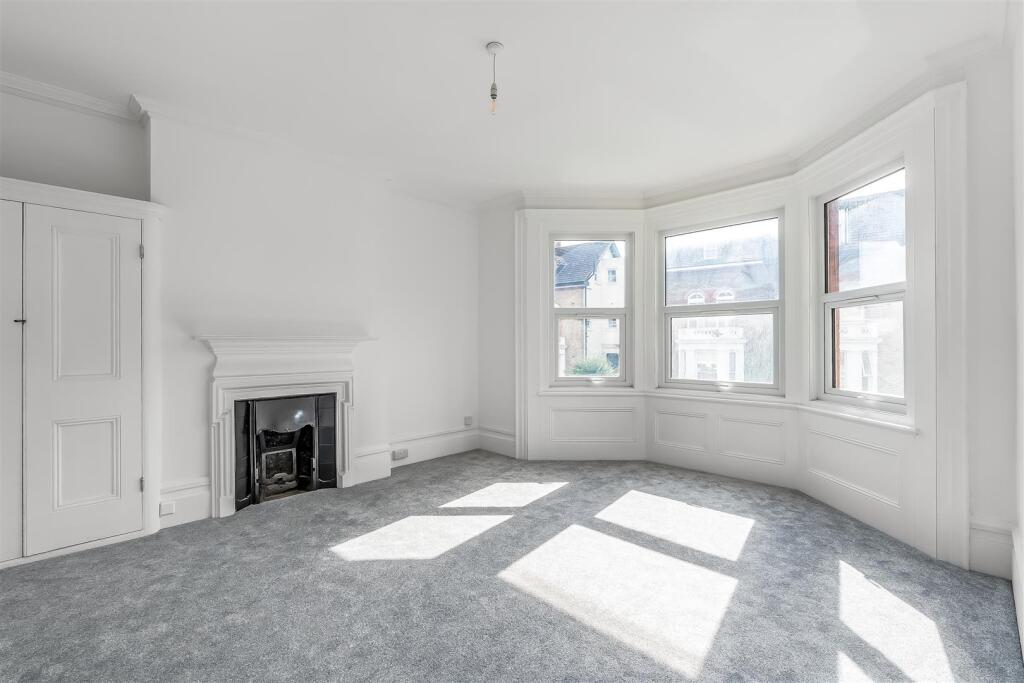 Apartment in London - View 2