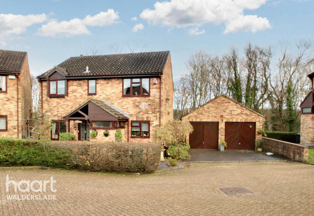 4-bed detached on Mayfield Close, Chatham, £575,000